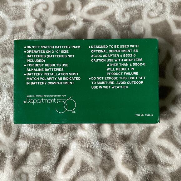 Department 56 Heritage Village set of four battery operated lamp post new - Picture 2 of 2